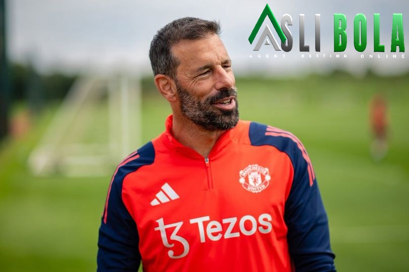 Amad Diallo Puji Kehadiran Ruud van Nistelrooy di MU: Dia Banyak Membantu!