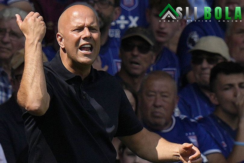 Liverpool Belum Beli Pemain Baru, Suporternya Cemas Tapi Slot Santuy Aja