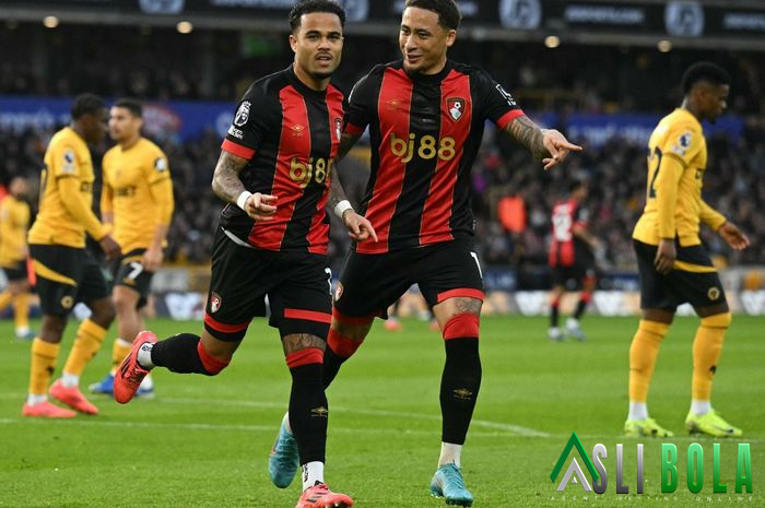 Bournemouth Vs Liverpool – Arne Slot Angkat Topi Buat Anak Patrick Kluivert