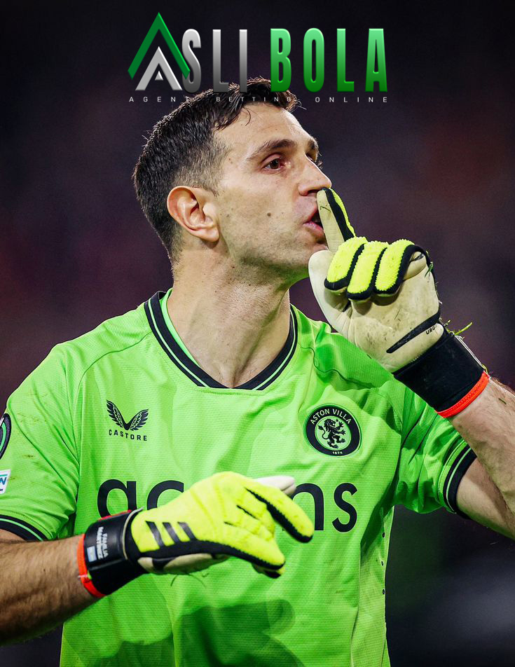 Man United Incar Emiliano Martinez: Bisa Jadi Barthez, Bisa Juga Jadi Taibi