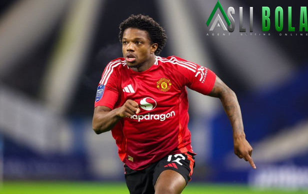 Dibekukan MU, Tyrell Malacia Bakal Gabung Klub Gurem Turki?