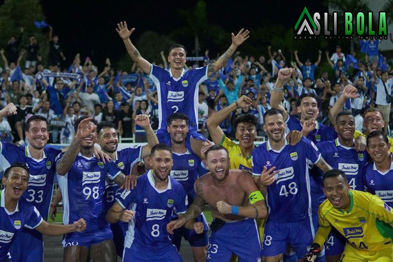 3 Faktor Kunci Kemenangan 3-2 Persib Bandung Lawan Selangor FC: Bukan Keajaiban, tapi Bojan Hodak Masterclass!