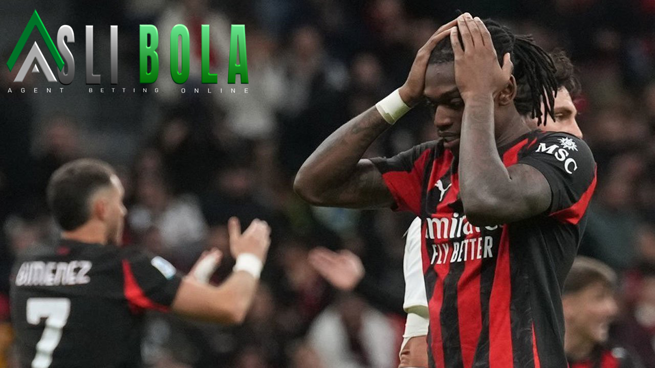 Napoli vs Milan: Leao Absen Latihan, Tipis Peluang Tampil di Semifinal Supercoppa